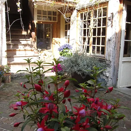 D'hotes A L'ecole Buissonniere